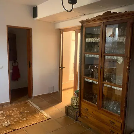 Basement With Barbecue And Patio Casa de Férias