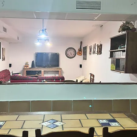 Basement With Barbecue And Patio * 론다