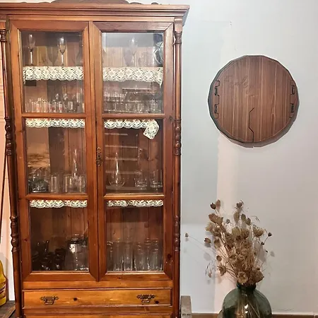 Basement With Barbecue And Patio * 론다